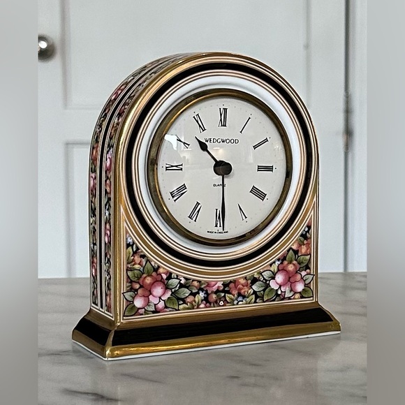 VINTAGE WEDGWOOD Bone China Floral & Gold Clock - Quartz Movement - Picture 2 of 15